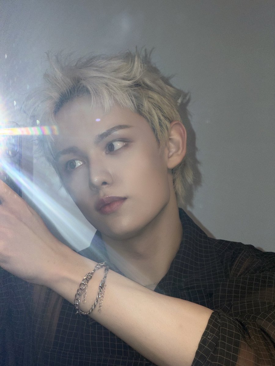 AxMxP_official tweet media