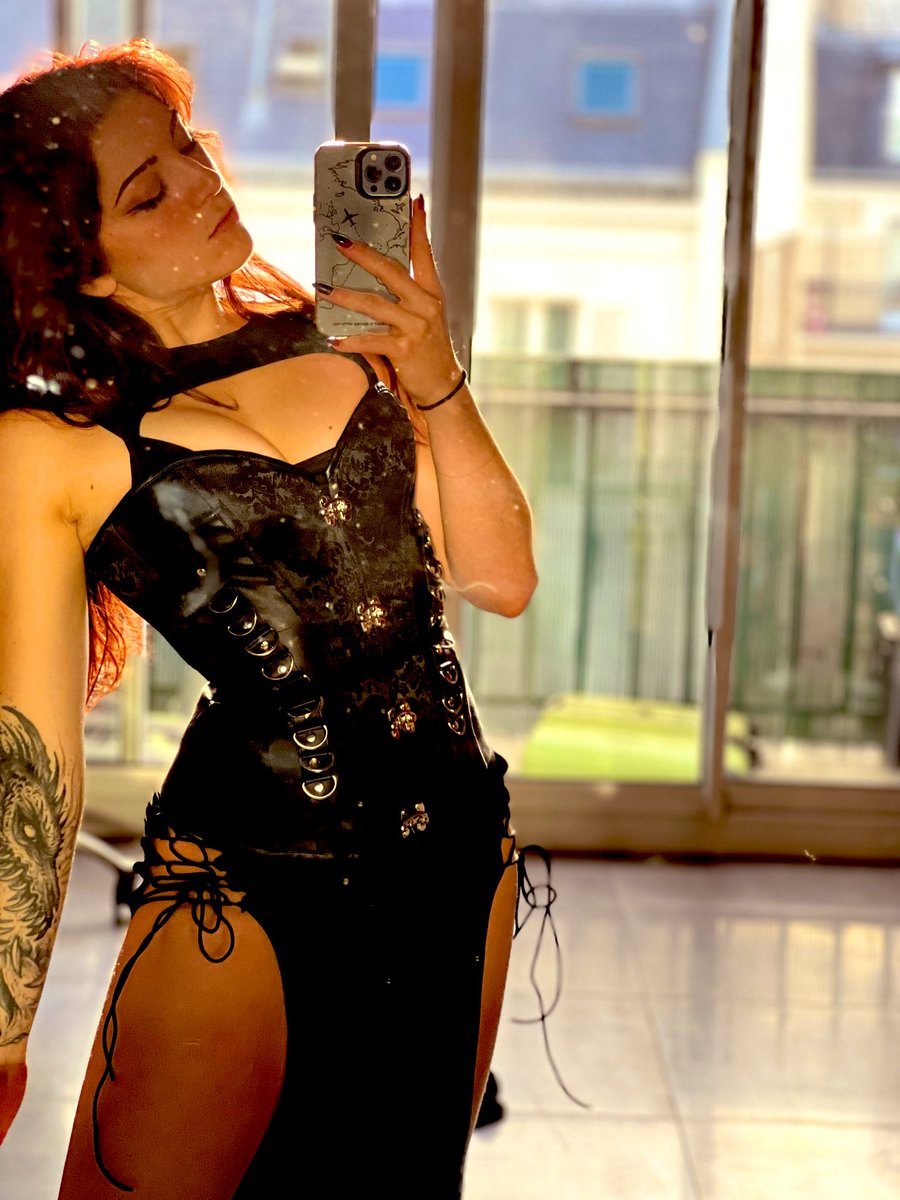 krokmitene's tweet photo. Vous pensez quoi du style #alt / #gothgirl https://t.co/aSKfSyVxbQ