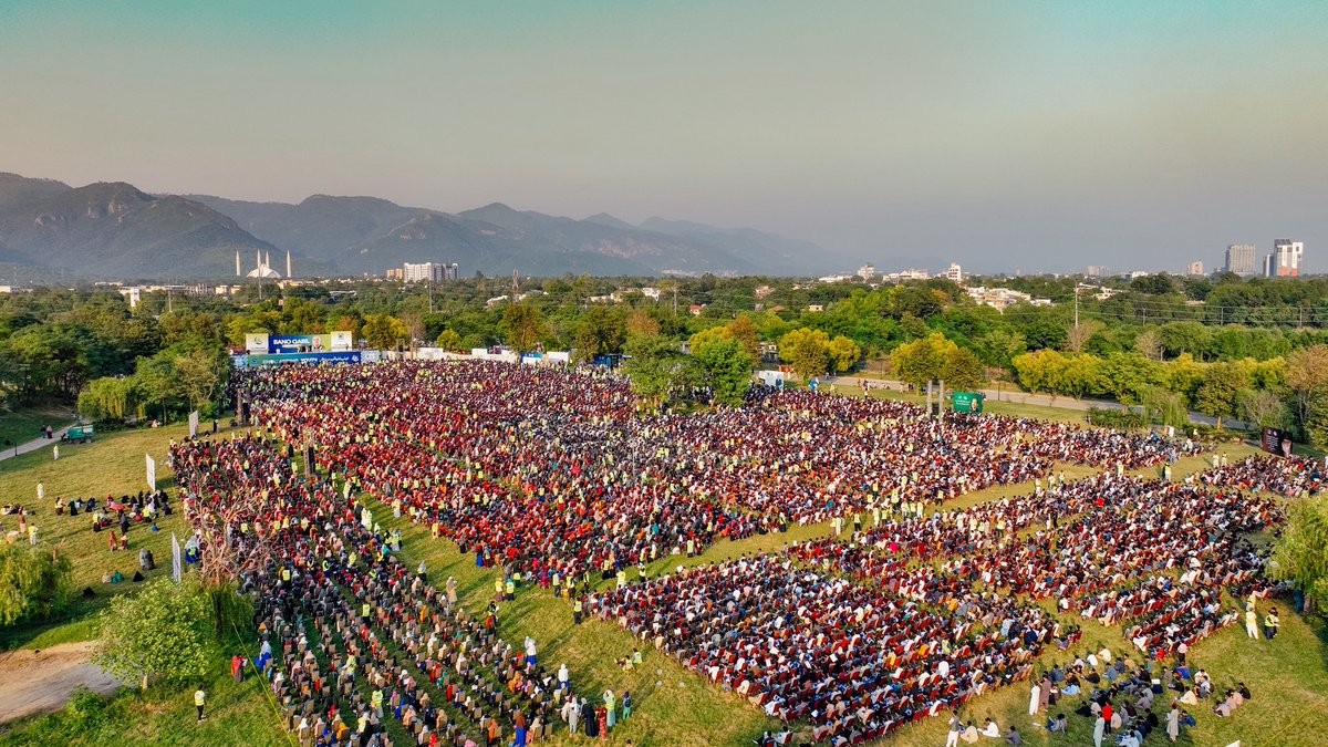 JIPOfficial's tweet image. Islamabad witnessed a historical gathering today for Bano Qabil Entry Test! 🇵🇰 
Several thousand young IT aspirants ready to take aptitude test at F-9 Park (Gate 4).
#BanoqabilIslamabad