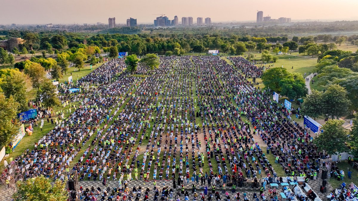 JIPOfficial's tweet image. Islamabad witnessed a historical gathering today for Bano Qabil Entry Test! 🇵🇰 
Several thousand young IT aspirants ready to take aptitude test at F-9 Park (Gate 4).
#BanoqabilIslamabad