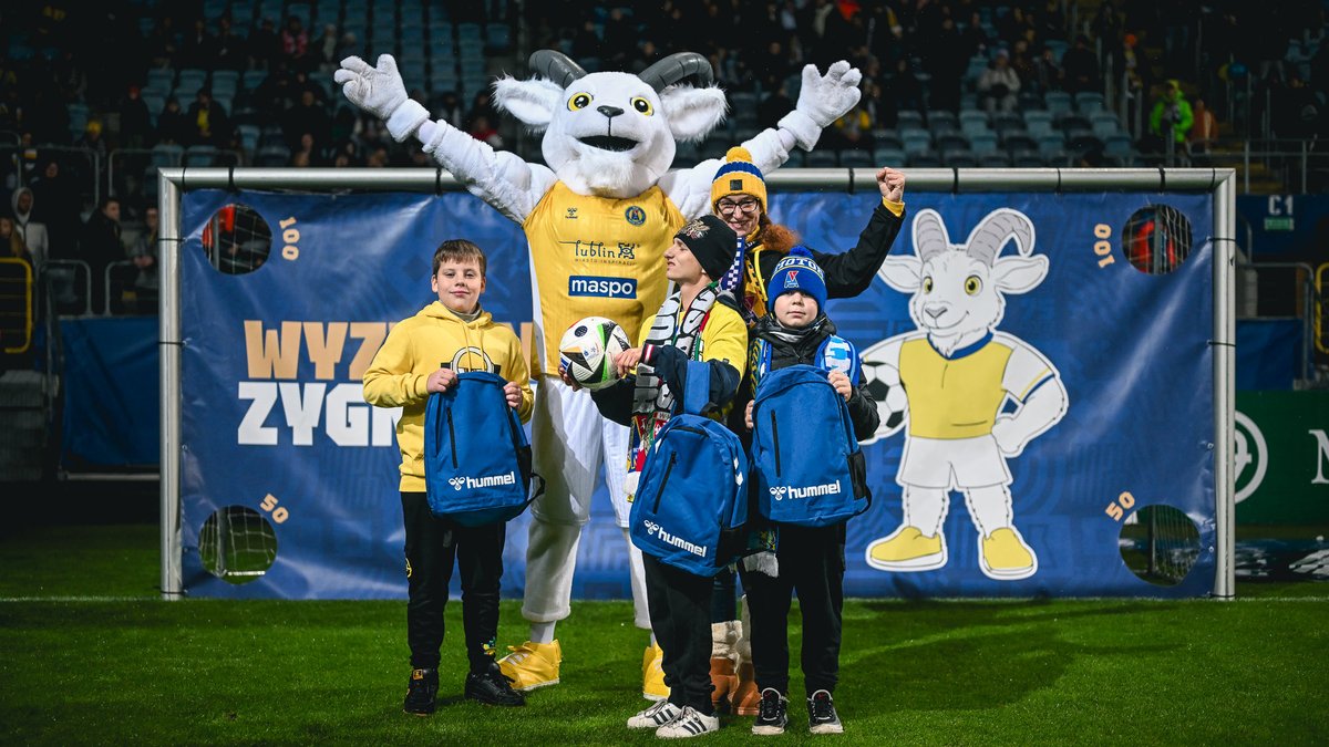Bez względu na ograniczenia - łączy nas MOTOR! 💛🤍💙

Wyzwanie Zygmunta w przerwie #MOTWID miało szczególny charakter - wziął w nim udział nasz wierny kibic Kuba, który mimo tego, że jest niewidomy, wygrał rywalizację zdobywając 25 punktów 🎯

Kuba jako pierwszy w historii