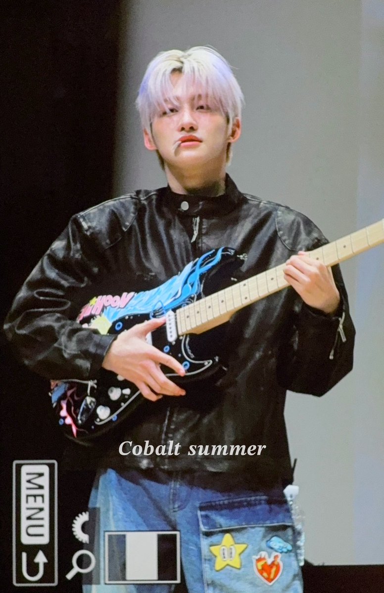 COBALT_SUMMER's tweet photo. 251026 🎸🖤

 #TWS #투어스 #지훈 #JIHOON #한지훈 https://t.co/wK1Ofpsijb