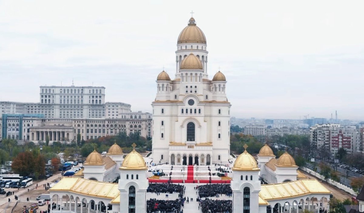 Fragbaza's tweet image. Let the heavens rejoice and the earth be glad!

The largest Orthodox cathedral in the world was inaugurated in Bucharest today.