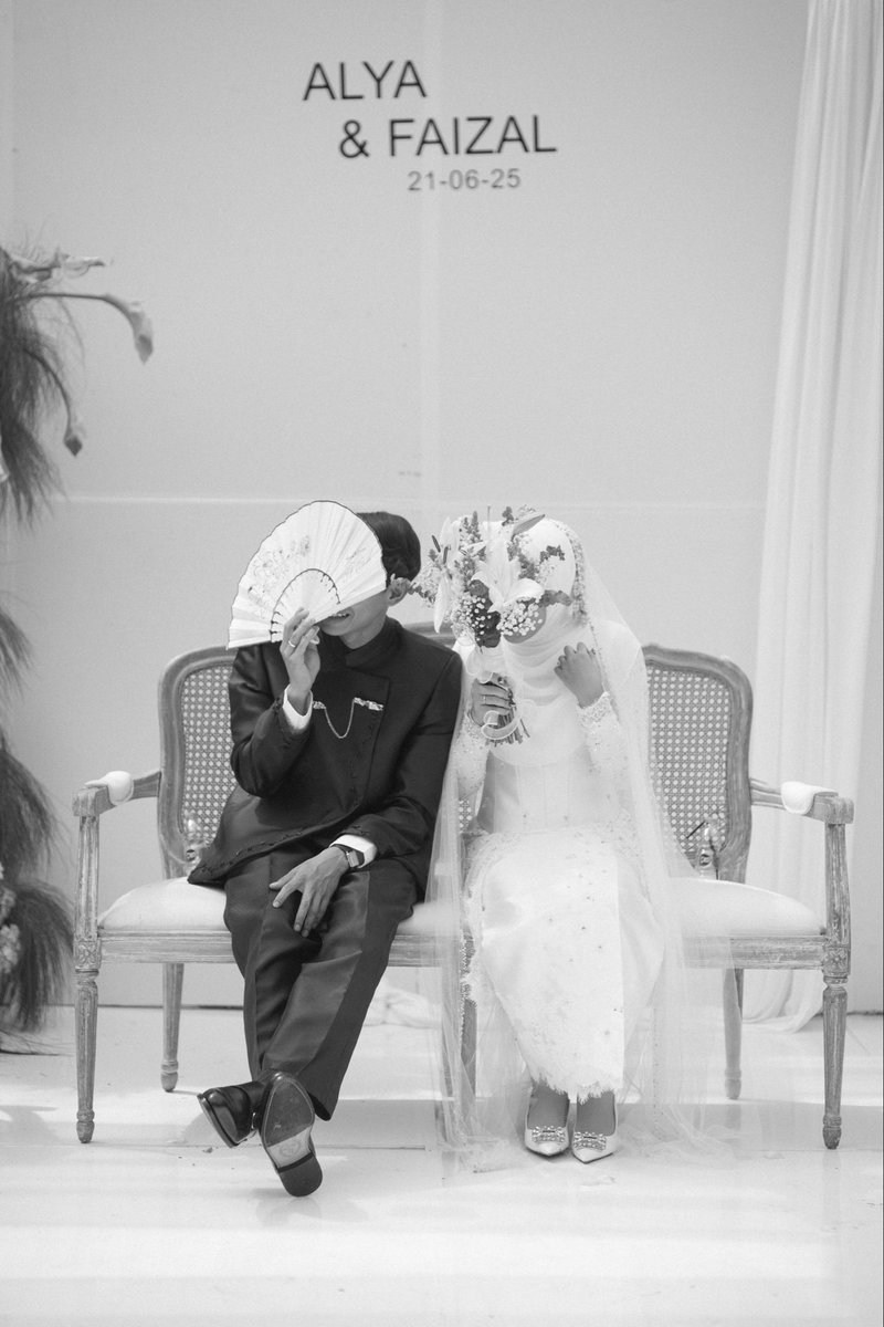 minteavalley's tweet photo. i have the best faceless wedding pict EVER 🤧☝🏻((at least for us)) https://t.co/5mXJIUQ23G