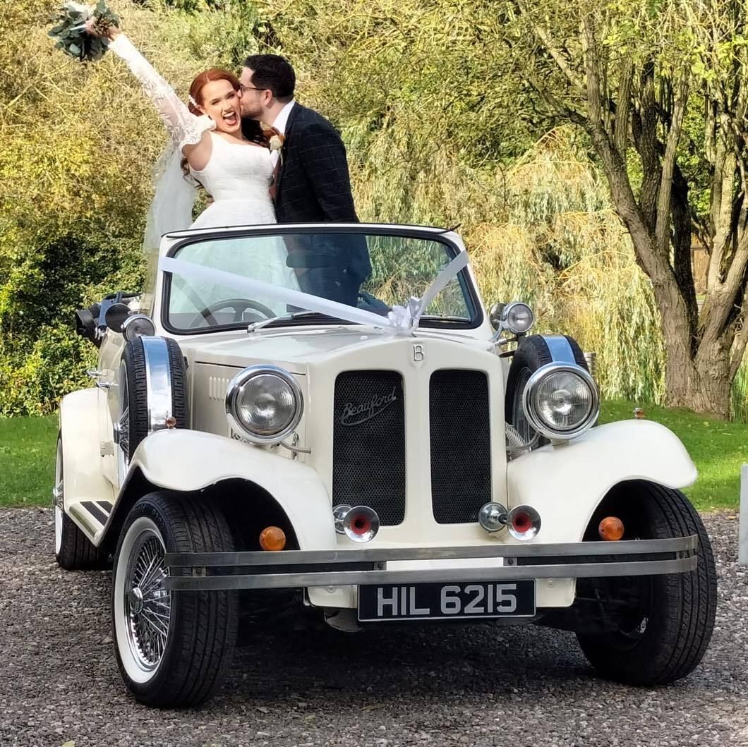 Premier Carriage Wedding Cars tweet media