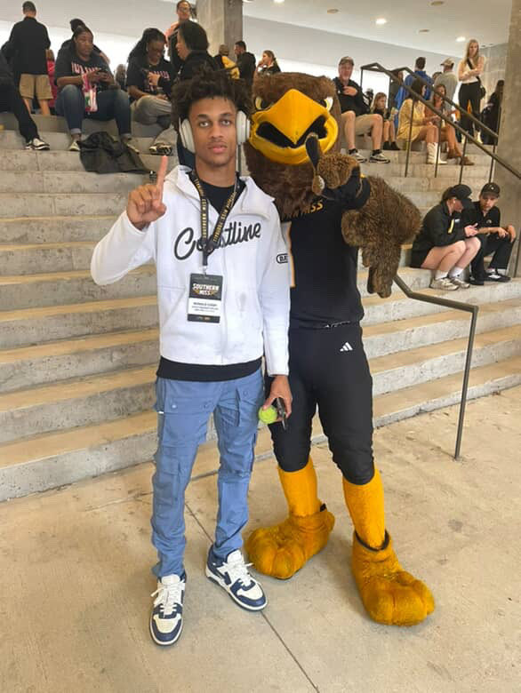 sos_cash1's tweet image. Southern Miss knows the mission 🦅 Southern miss fans Hit follow button-Stay tuned- The takeover just getting Started… follow me on ig @Ra6hunnid Watch the story unfold - Real ones know whats coming 🖤#SMTTT @Calhoun__23 @aarondobson17 @CoachHuff @Reed5G  @samspiegs @JeritRoser