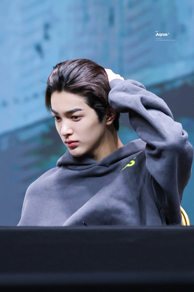 aqua_cortis's tweet image. 251026 WVS Fansign
Today there will be a lot of photos of Keonho, cause it’s my favourite look.🥹🫶💖
#KEONHO #건호 #CORTIS #코르티스
