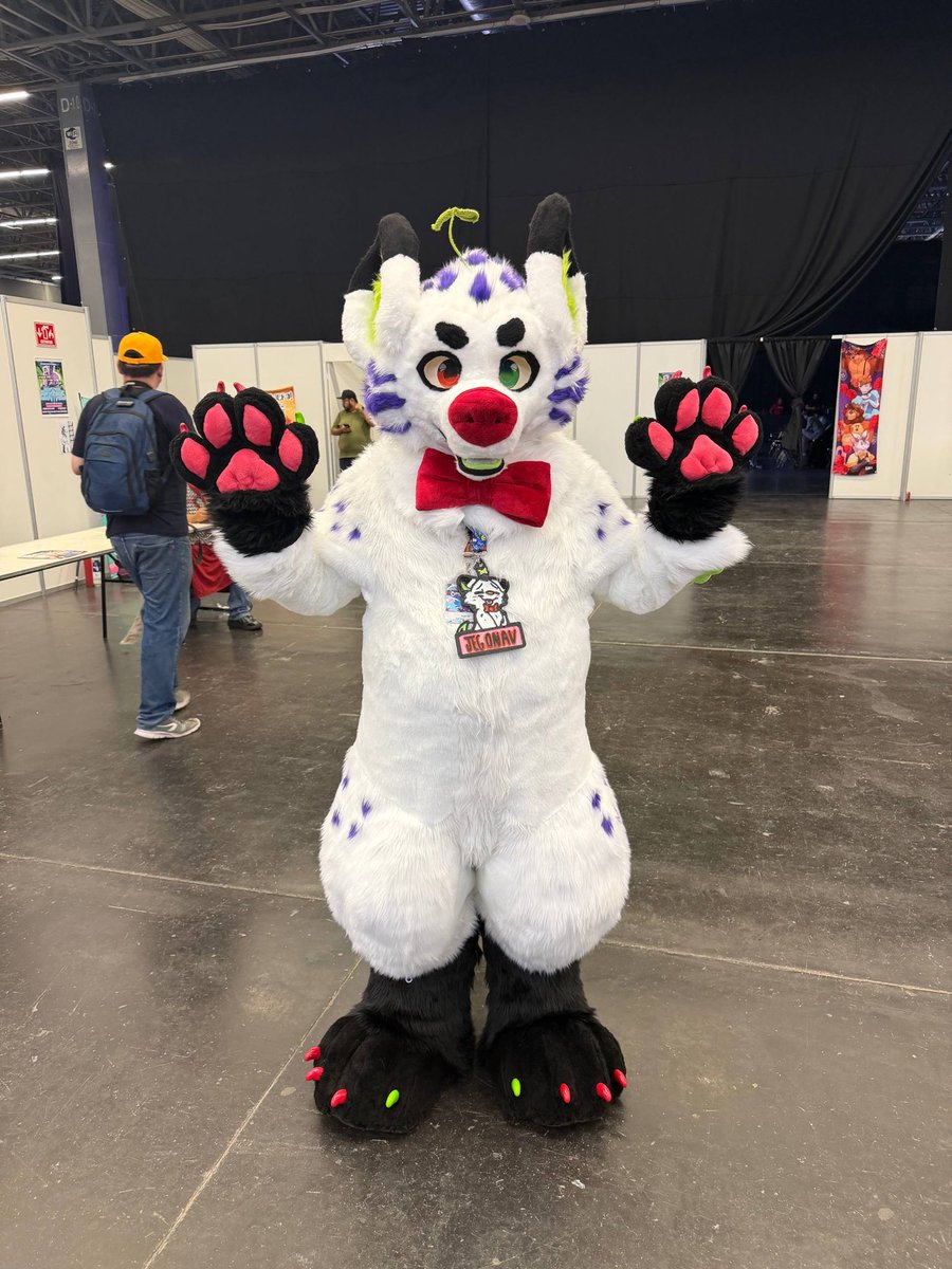 ThreadGhoul's tweet image. Here are some more pics of the full suit and the super motion tail!