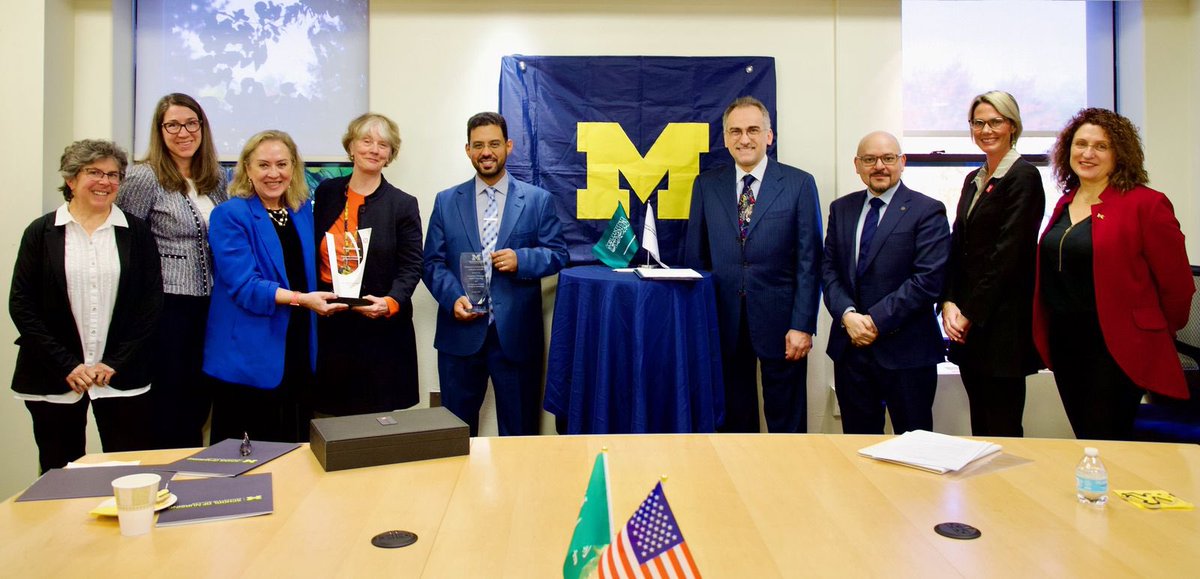 كلية الدكتور سليمان الحبيب للمعرفة توقع اتفاقيات تعاون مع جامعتيّ Rutgers و Michigan  الأمريكيتين في مجال التمريض

لمزيد من التفاصيل، زوروا موقعنا: 

hmg.com/ar/Pages/NewsD…