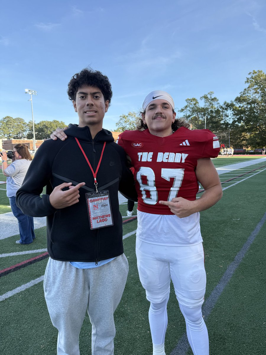 Mathews_Lago's tweet image. Crazy game day visit yesterday @Newberry_FB ! A big thanks to @Coach_ReelNC for inviting me! Loved seeing the electric atmosphere and the big win!!🔥

@PopeFootball 
@CoachOSullivan 
@Chris_Sailer 
@CoachMarcNolan 
@RecruitGeorgia 
@kt_recruiting