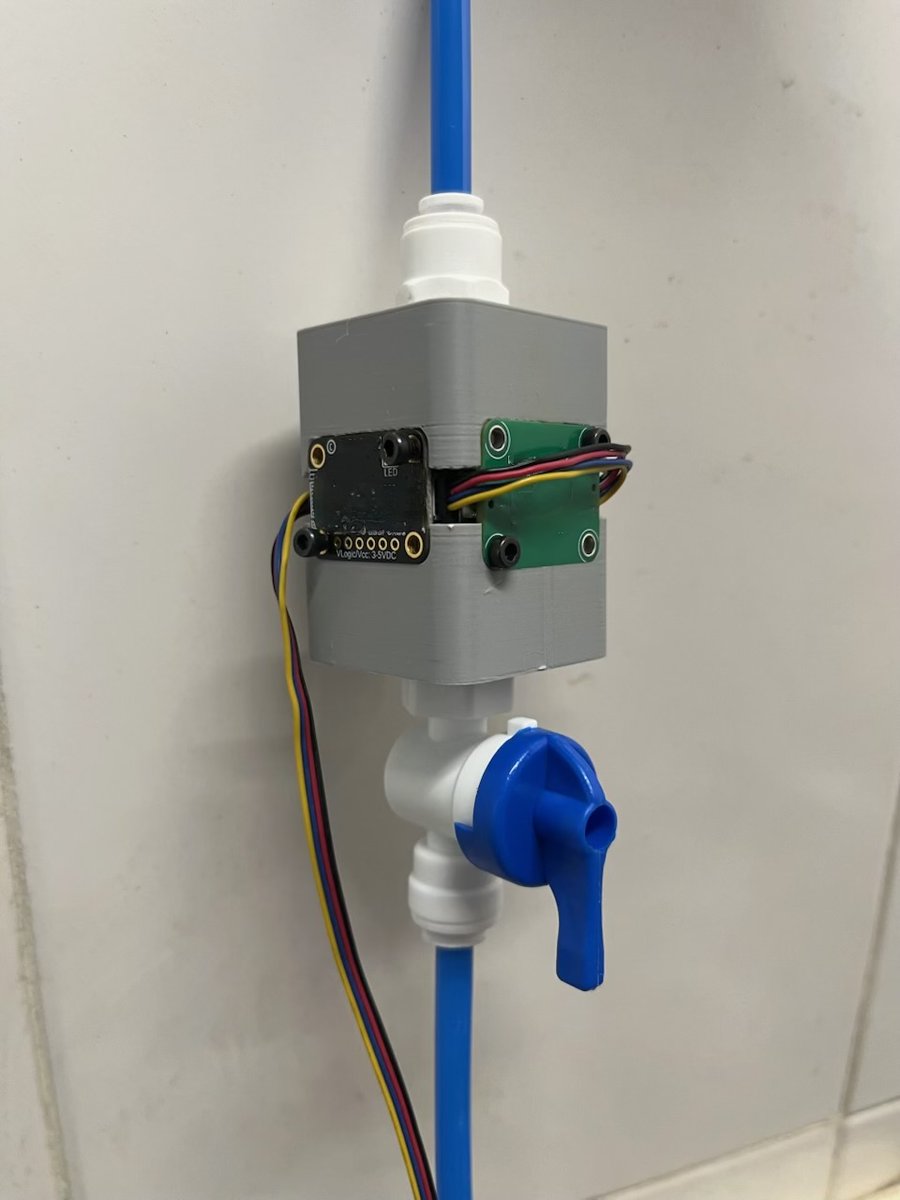 HrishikeshMB's tweet image. It was Diwali week, and most businesses were shut. Perfect time for us to lock in.
What should’ve taken 3 months, we built in just 7 days. All we had: a 3D printer, a few tools, and determination. 
We’ve developed an in-house microfluidic automatic chemistry cell and turbidity…