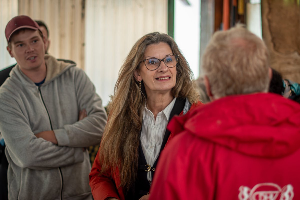 🥇🍎Leur jus de pomme a remporté la médaille d'or du Salon de l'Agriculture ! 👏🏻

Rencontre avec Florian et Fleurianne des jeunes agriculteurs passionnés en maraichage et en vergers dans les Vosges.

Avec des milliers d'autres jeunes ils sont l'avenir de notre agriculture 🇫🇷 !