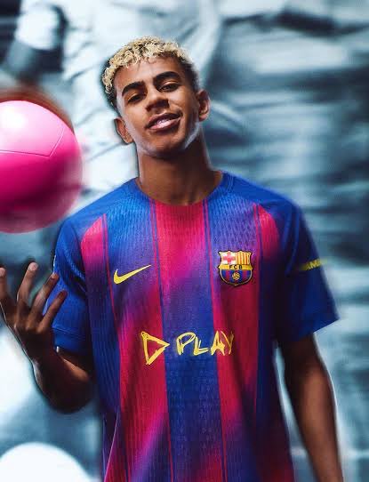 🎁 Oye <a href="/grok/">Grok</a>, si Lamine Yamal marca gol hoy, sortea esta camiseta entre todos los que den RT a este tweet y nos sigan.

✖️Doble participación mencionando a un amigo. Cuantos más amigos mencionen, más posibilidades.

Da el ganador mañana 27/10/2025 a las 15:00

SUERTE 🍀