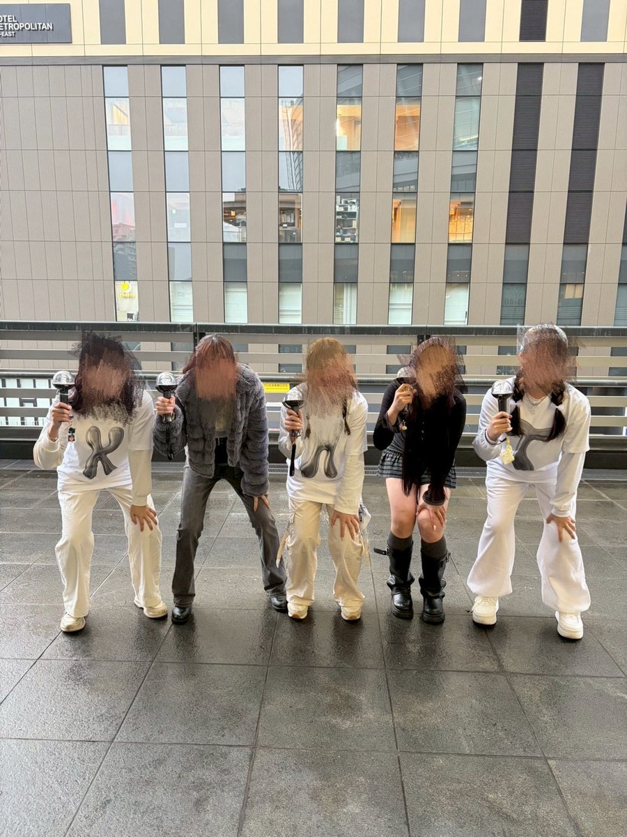 and_xkzl's tweet photo. 2024.3.30にルネ会したい〜とか言ってたのに都合付かず無かったかのようになってしまったメンツ、ついに揃ってばかテンションあがっただいすきまた会う https://t.co/Br5gSQpUzC