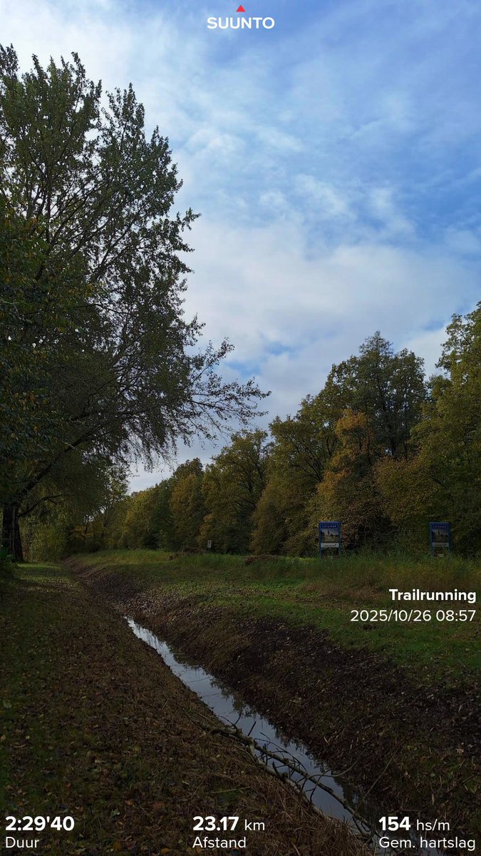 JongejanRichard's tweet photo. Herfstig...🌬🌦🏃
@Lelystad @mooiflevoland @visitflevoland @sportflevo
@loopmaatjes @hardloopvriend
#sundaymotivation #trailrunning
#Autumn2025 #enjoylife #funpart
#wintertijd #extrauurtje Strava: https://t.co/a0WEorNeCL https://t.co/YL84UpOYPQ