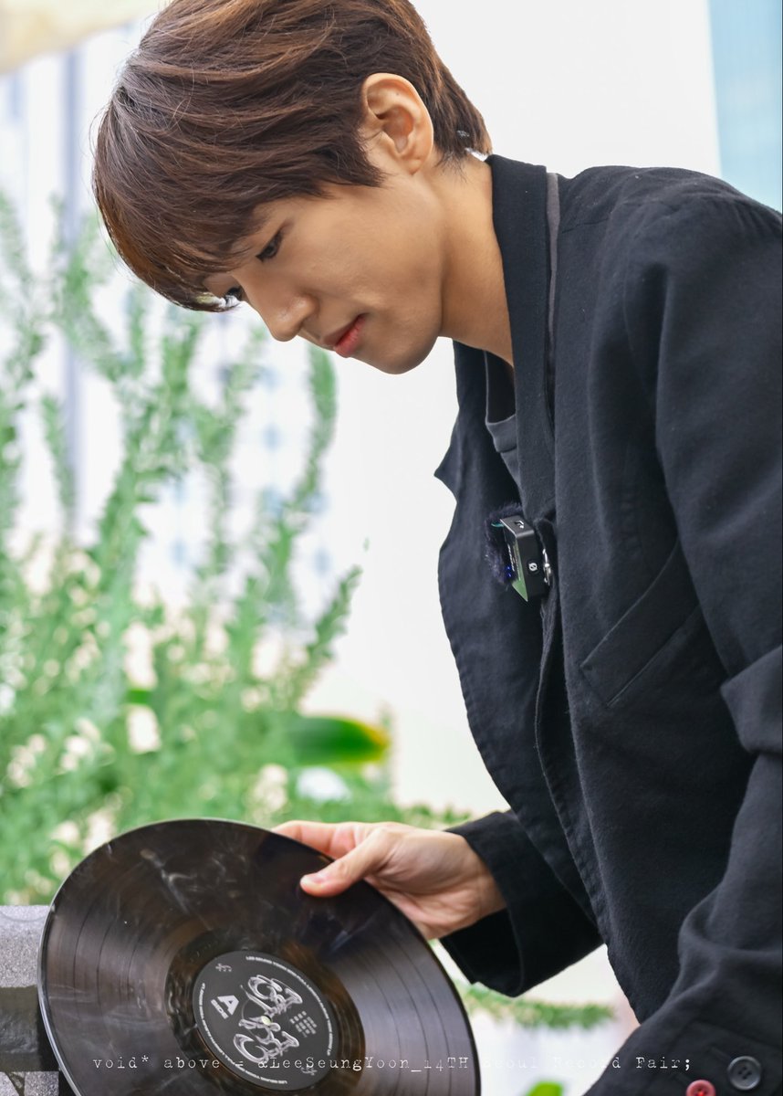 251026 #이승윤
14TH Seoul Record Fair
[YEOK SEONG]