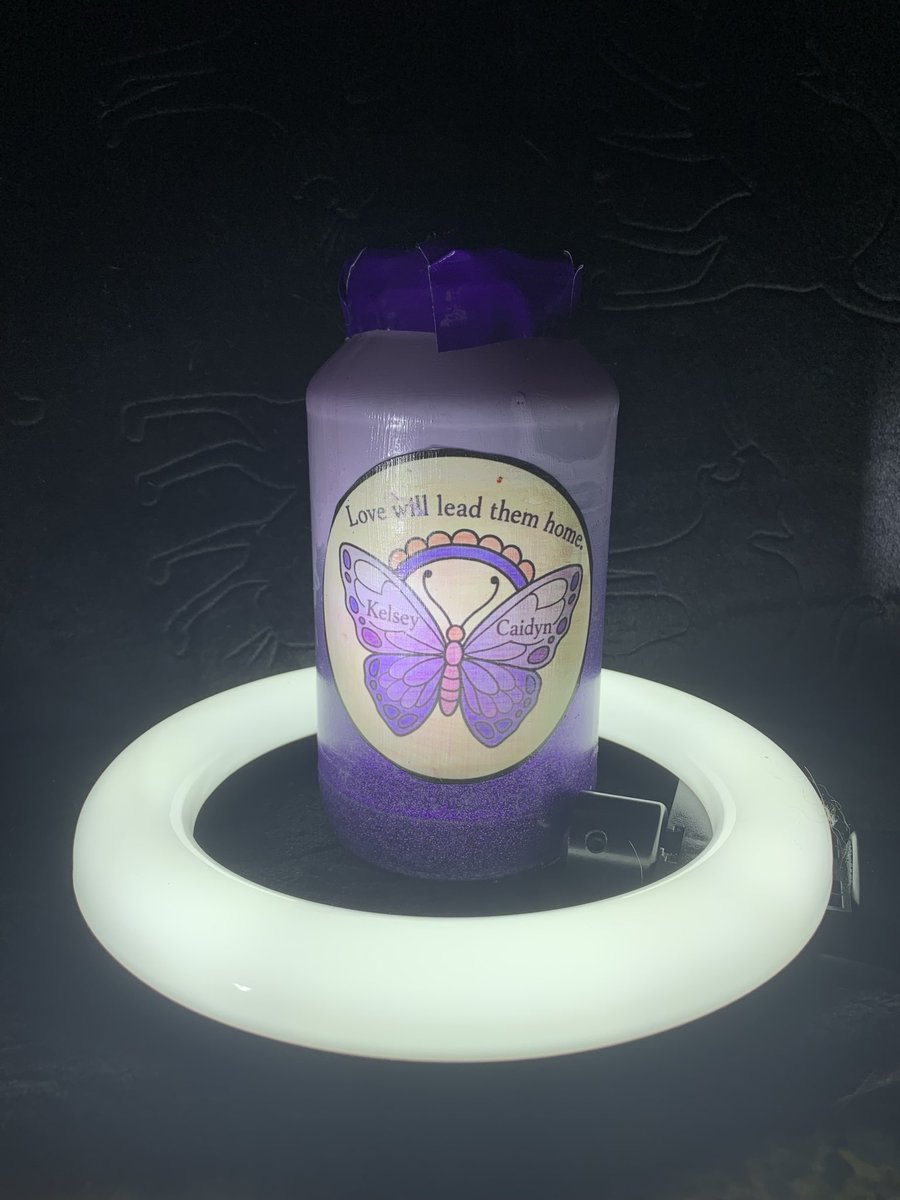 LawGirlsNotAttn's tweet image. We’ve had a bunch of people ask about the bracelets that Little LawGirl is making for the Kelsey Fitzsimmons fundraiser. Here are a couple of photos. She is also selling car charms and cute coin jars. #FKF