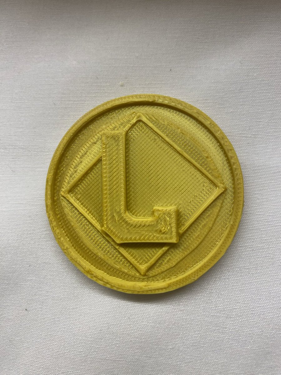 EuCurtoLuanS's tweet image. 🚨 AJUDA 🚨

Minha amiga perdeu uma sacola de lembrancinhas que fizemos com cartinhas escritas a mão e cerca de 20 moedas dessas embaixo do assento na cadeira inferior SINAIS. Se alguém viu ou achou por favor, entre em contato!!!! 
Tinha muito amor envolvido em cada uma