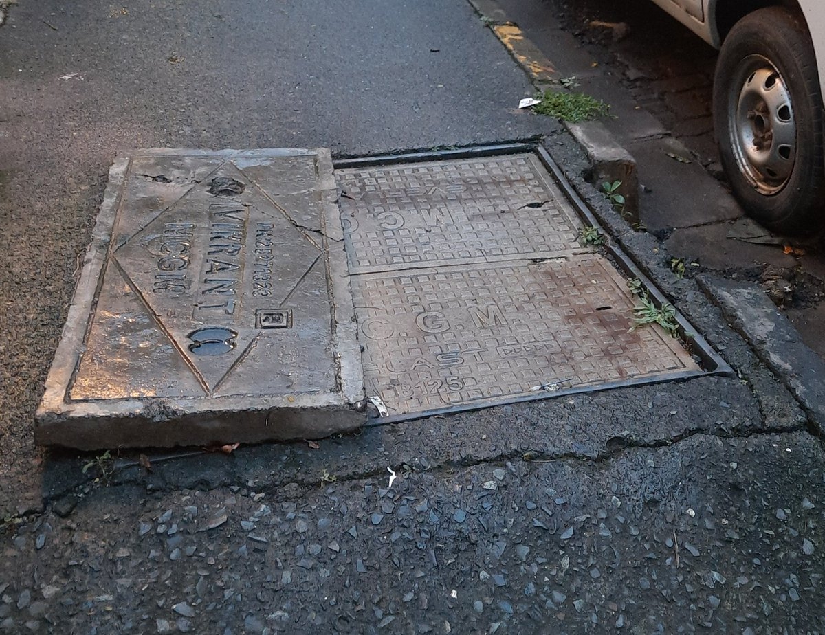 Duckydoo7's tweet photo. @ShelarAshish @MCGM_M @dbp4444 @mybmcWardHW Apaling ftpath conditin @ Unionprk main rd leaky/brokn/sinking/gutrcovrs For 1yr Maint.Dpt inactiv dspite visits/complaints AMC/AE MAINT asurd 5 mnths ago in 2 days actin tl dt no actin.Met Golum 2 wks ago no actin. https://t.co/svvCNPilun
