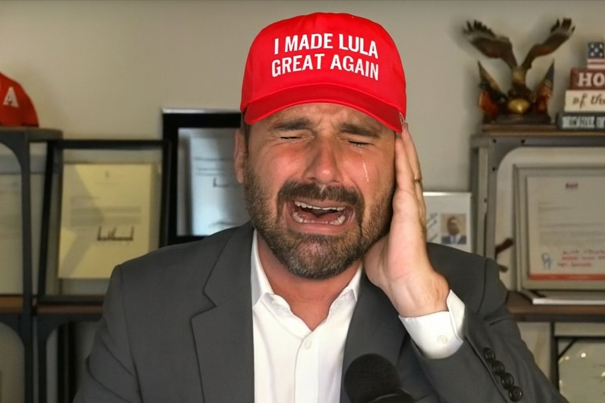 MauricioNardi20's tweet photo. @BolsonaroSP Reunião #LulaTrump .
Hoje, é um dia triste pra turma do pneu... 😈 https://t.co/nfFDq5tuaS