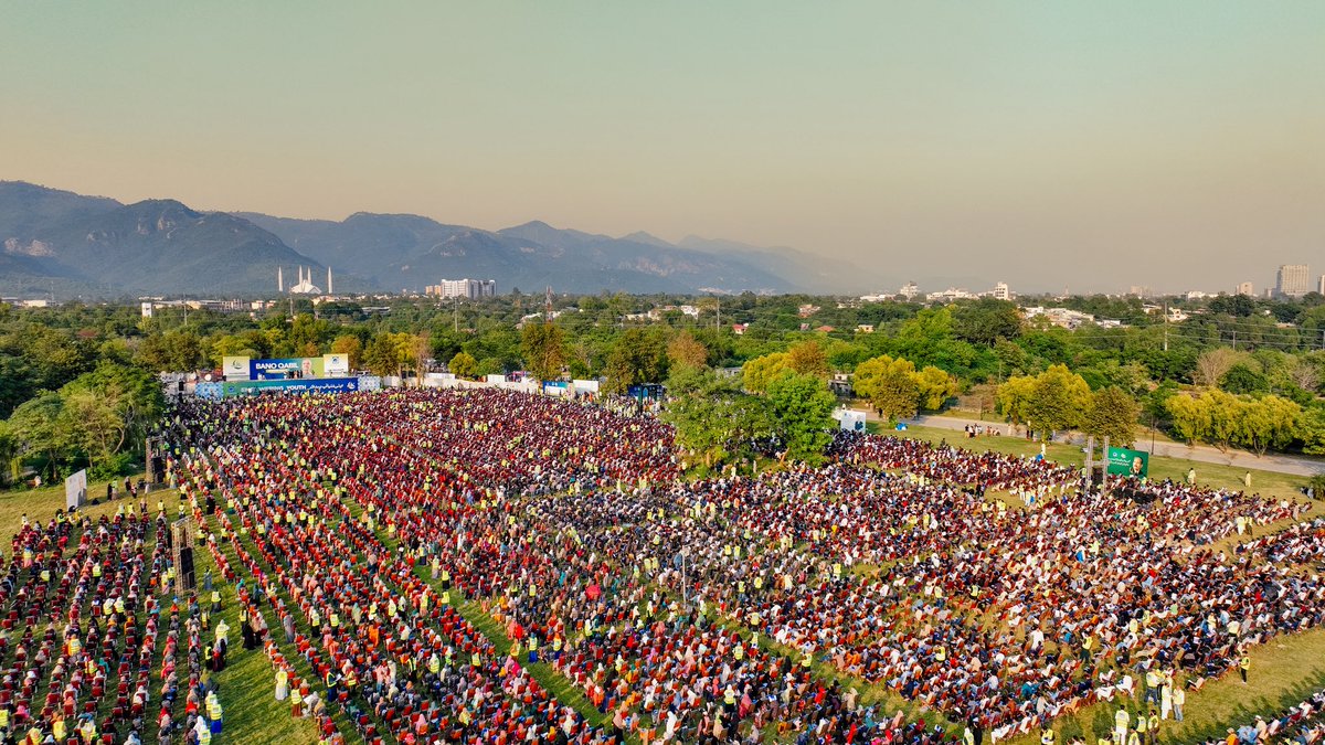 JamshaidMsandhu's tweet image. Tens of thousands of aspiring IT youth appeared in aptitude test of Alkhidmat Bano Qabil, held at F-9 Park, Islamabad 🇵🇰 
 #BanoqabilIslamabad