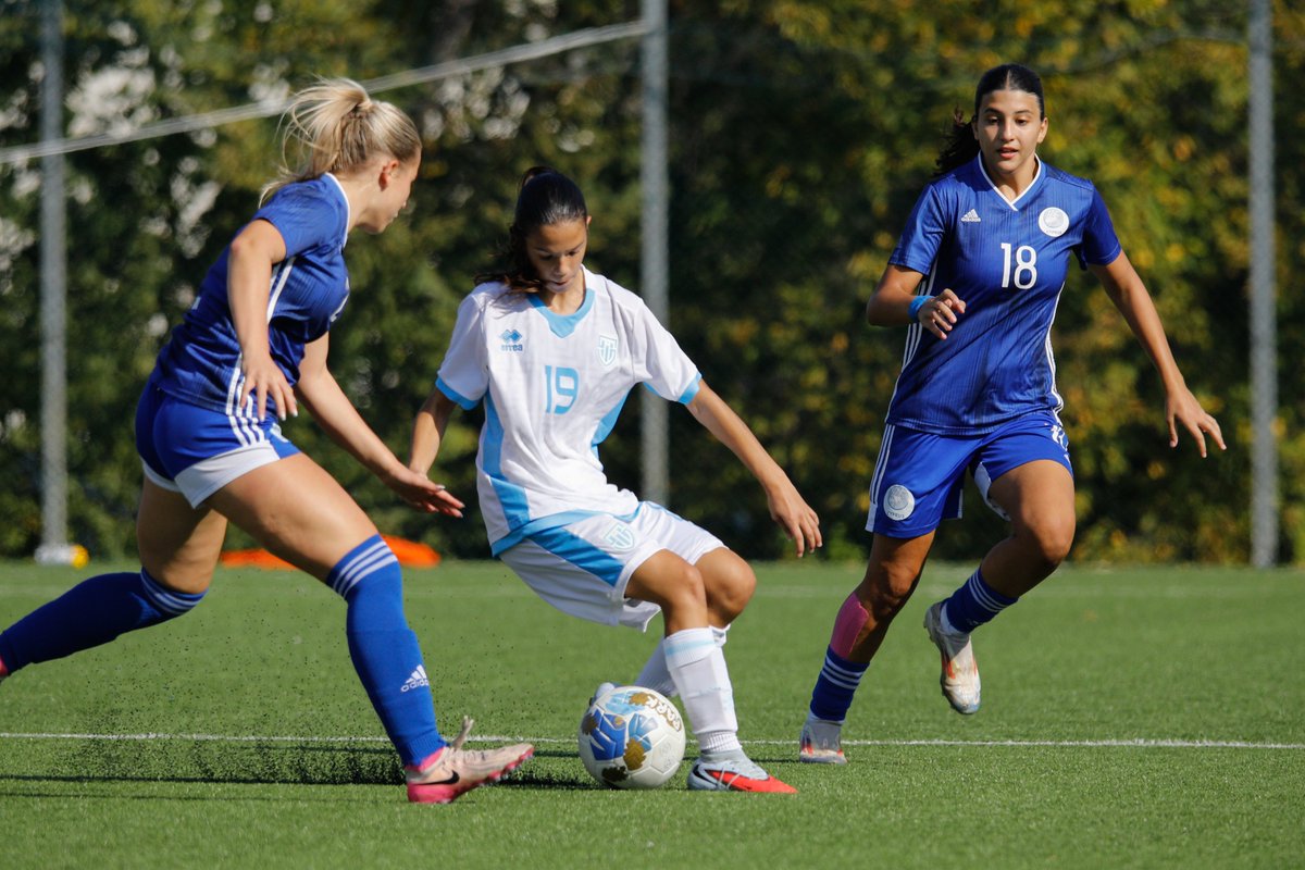 FSGC_official's tweet image. 🚫 | Imbattuta dopo il doppio impegno con Cipro, la Nazionale U19 Femminile: anche oggi è Terenzi ad aprire le marcature. Le ospiti pareggiano mandando a segno Eleftheriou, poco prima dell'intervallo!

►fsgc.sm/it/notizia/naz…

#calciofemminile #Nazionali #Under19 #testmatch