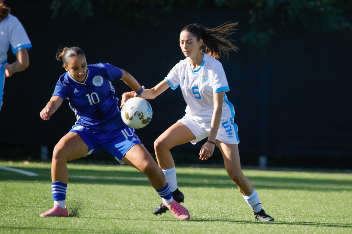 FSGC_official's tweet image. 🚫 | Imbattuta dopo il doppio impegno con Cipro, la Nazionale U19 Femminile: anche oggi è Terenzi ad aprire le marcature. Le ospiti pareggiano mandando a segno Eleftheriou, poco prima dell'intervallo!

►fsgc.sm/it/notizia/naz…

#calciofemminile #Nazionali #Under19 #testmatch