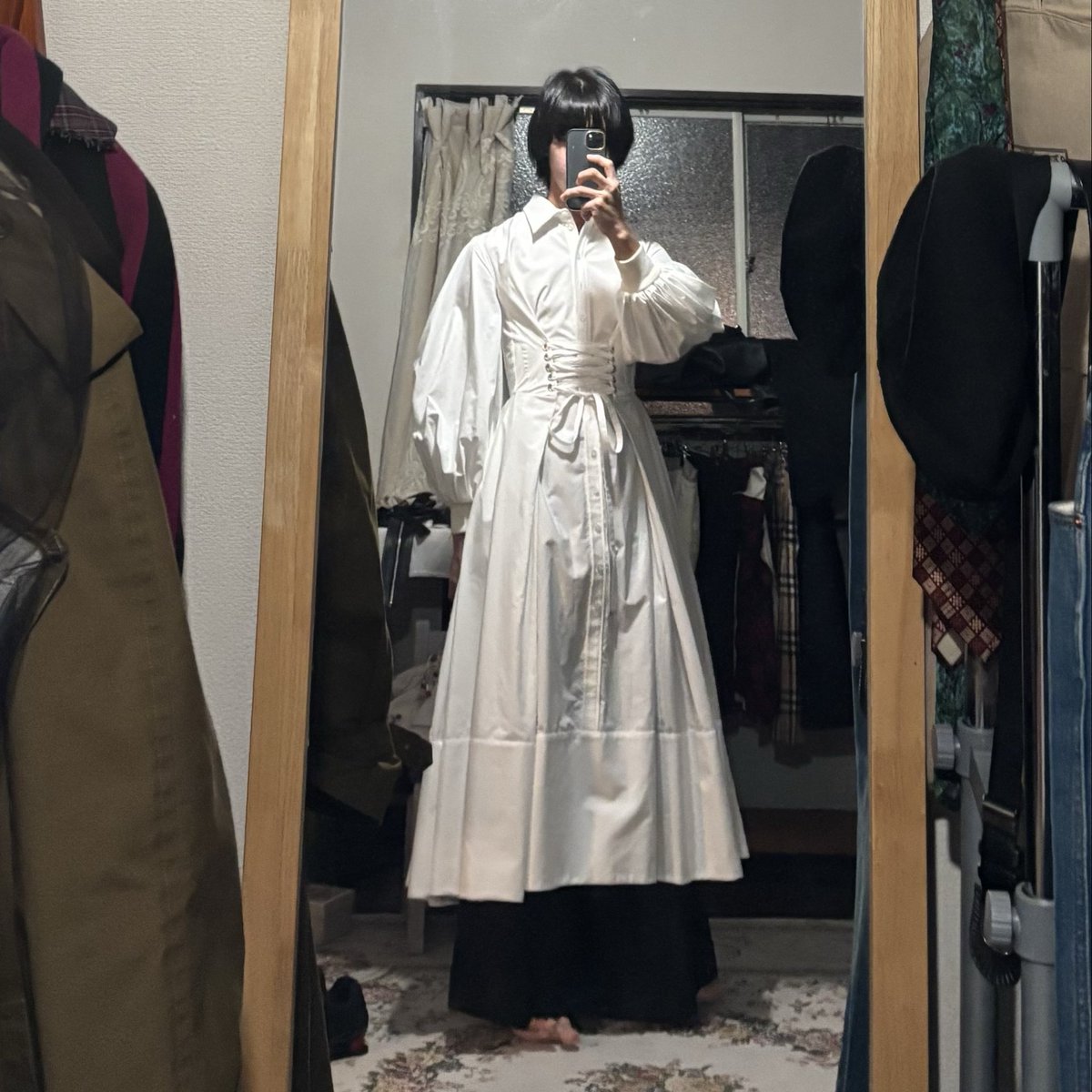 __kho_u's tweet image. マックイーンのシャツドレス可愛すぎるけど着る機会無いのと着ていくまでが恥ずかしい
下にパンツ合わせる方が痛くない気がするけどどうかな