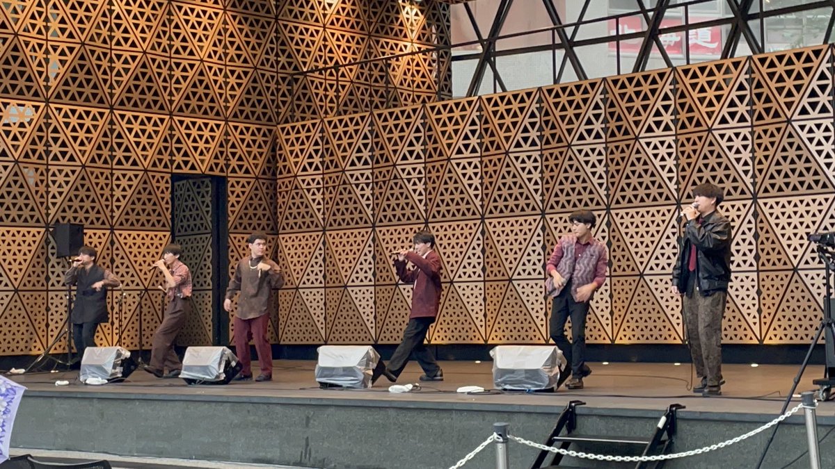 WASP_JP22's tweet image. 【AGS東日本決勝 終演】
Dブロックにて演奏いたしました。
そして…敗者復活枠としてFINAL ROUNDに進出させて頂きました！
最高に熱いパッションと共にお届けした2度のステージ、皆さんにお楽しみ頂けましたら幸いです。
ありがとうございました！！！！！

 #AGS2025  #アカペラグランドスラム