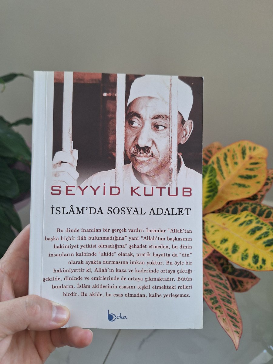 Şu insanlar; kendilerini 25 yıl gibi kısa bir zaman dilimi içerisinde iki dünya savaşına sürükleyen ve yine kendilerini uygarlıkları yok edecek üçüncü bir savaş tehlikesiyle karşı karşıya bırakan şu ruhsuz, maddeci, perişan ve ümitsiz dünyaya verebileceğimiz ne gibi şeylerin