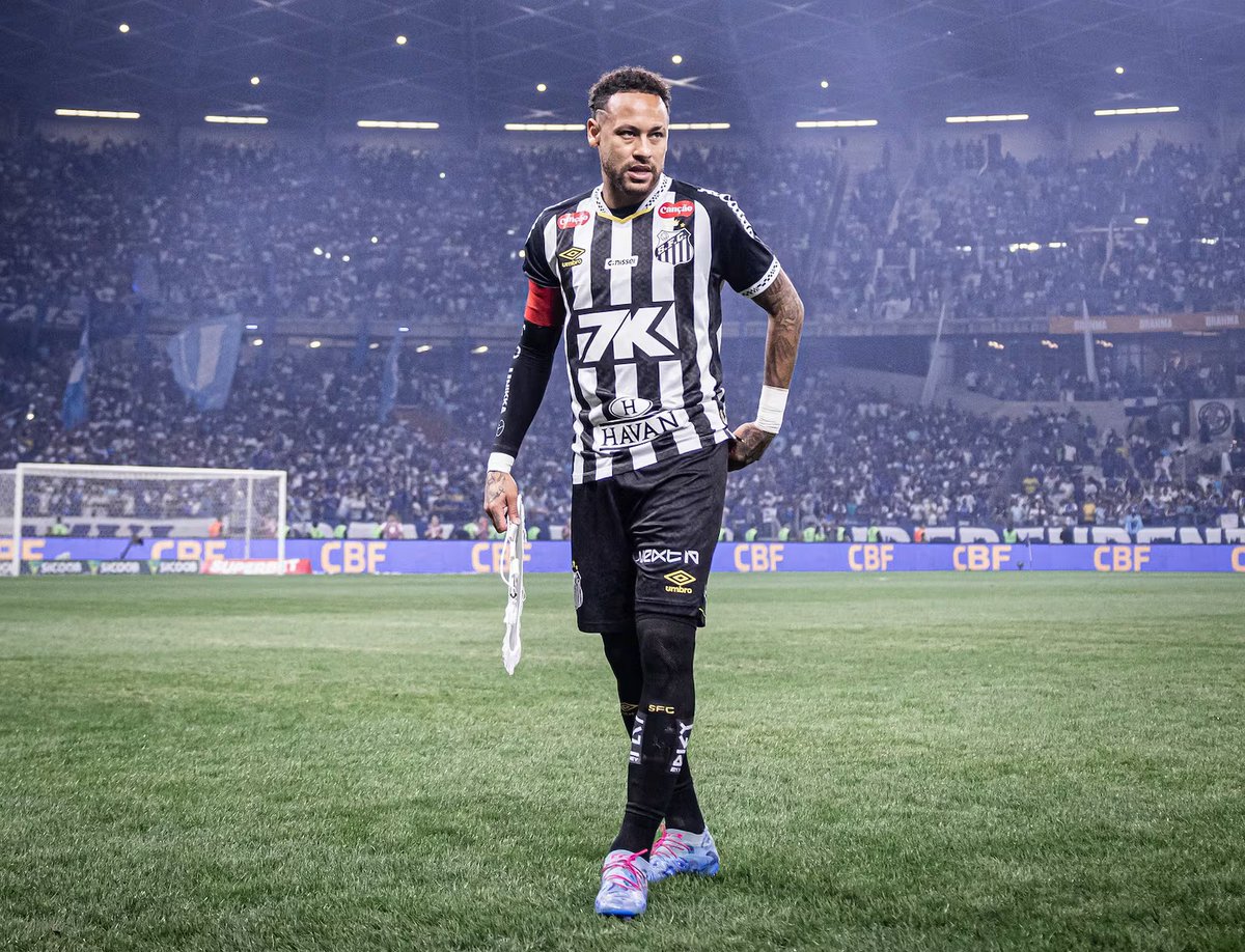 liberta___depre's tweet image. Santos não está interessado em renovar com Neymar por mais 6 meses. 

Neymar pai procurou a diretoria santista na semana passada para tratar da renovação do contrato do filho, que termina em 31 de dezembro.

Ao contrário do que aconteceu no meio do ano, desta vez o clube não está…