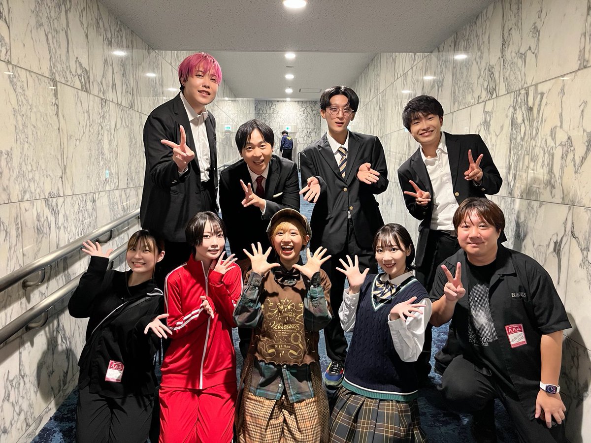 #りえ高祭 を盛り上げてくださったキャスト・SCRAPチームのみなさまと！
昼は謎解き、夜はマーダーミステリーの構成で、わたしの想いを世界にしてくださいました……！！🏫🎤

忘れられない文化祭をありがとう！！！
ハングアウト(個々人の設定)も読めるとのことで、じっくり楽しませてもらいます🫶😘