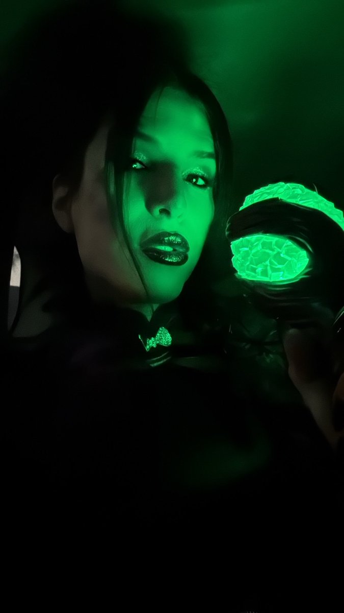 ts_jamiee's tweet photo. Feeling very Maleficent 💚💜 https://t.co/puRHzwwcUD