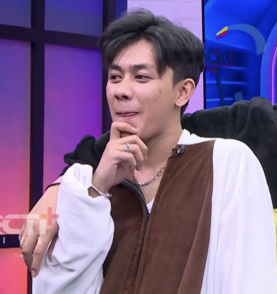 akunpengendirepost07_ tweet media