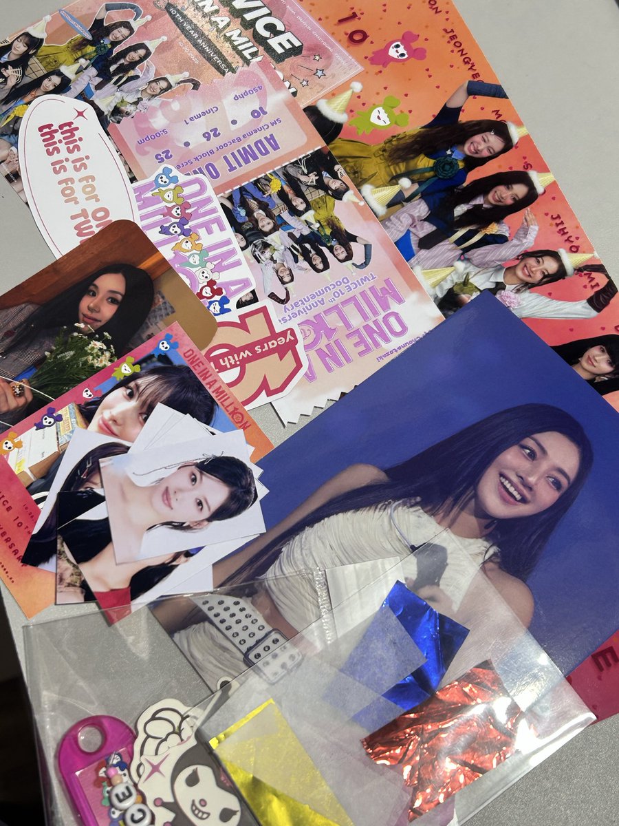 llvsel's tweet photo. Thank you for this wonderful memory, ONCE &amp; @itskaelaluv ! I truly appreciate your efforts for the event!💜🍭

#10YearsWithTwice https://t.co/rj70Hj10q5