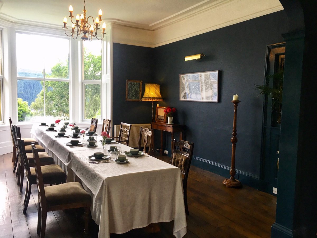 Look at the #Inverness sketch, all framed up and looking pretty; I mean, look at that room! The original is still showing <a href="/InvMAG/">IMAG</a>. Giclée prints here if you’re tempted 👉 sketchnthecity.com ❤️