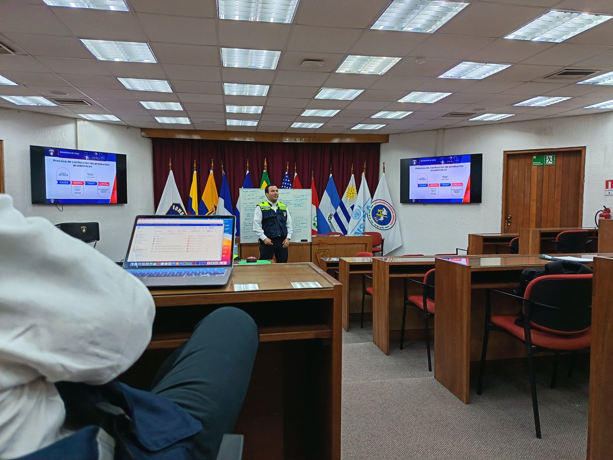 Con la visita del Punto Focal Nacional Adjunto de Bomberos de Chile se ha dado inicio a la segunda jornada de la reunión presencial del GTO Hazmat en campus central de la ANB Bomberos de Chile <a href="/BomberosdeChile/">Bomberos de Chile</a>