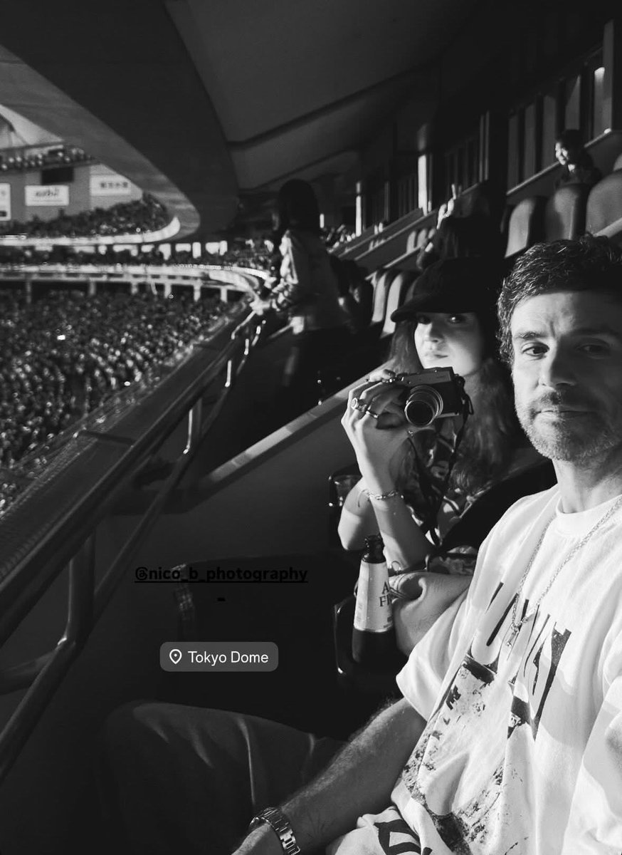 Guy Berryman (Coldplay) attending Oasis’s show in Tokyo last night 🇯🇵 

#OasisLive25