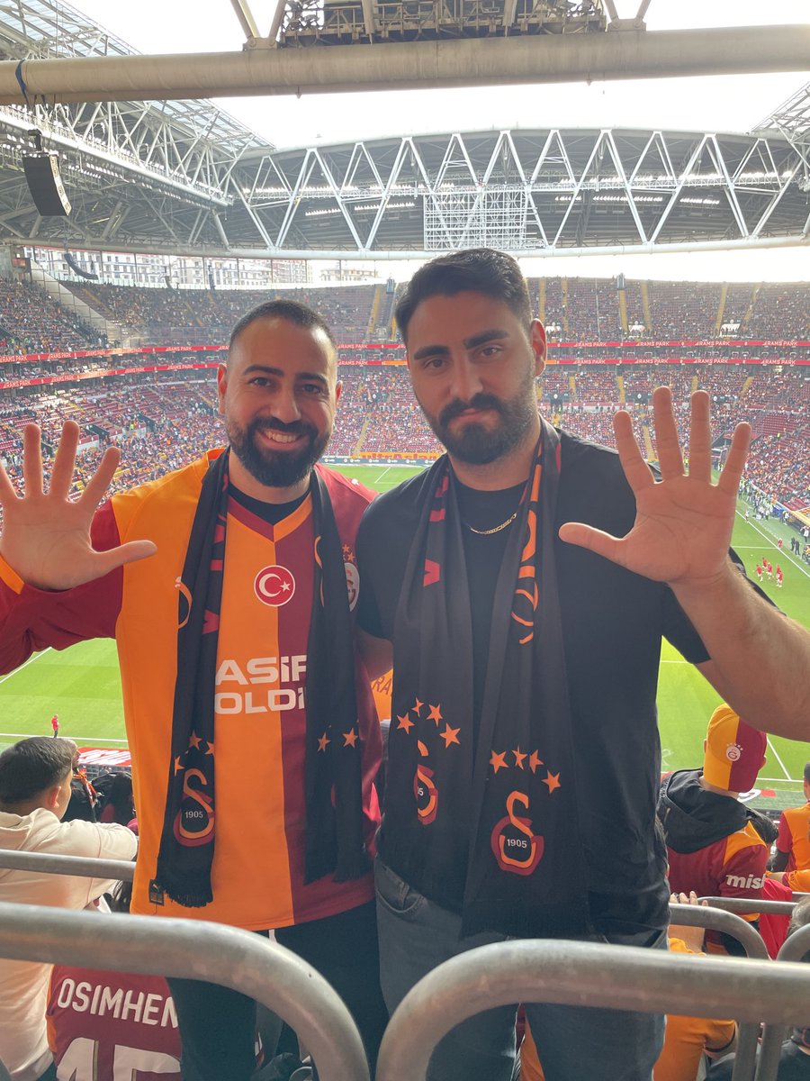 ErZrail24's tweet photo. Biz hazırız.. saldır cimbomum 🦁 https://t.co/dxL1Ox3vvG
