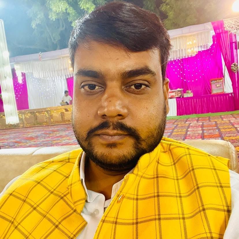 rajnishyadavSP's tweet image. विधाता की अदालत में, वकालत बड़ी न्यारी हैं,
शांत रहिए, कर्म कीजिए, सबका मुकदमा जारी हैं! ❤️🙏

#sundayvibes #MotivationalQuotes