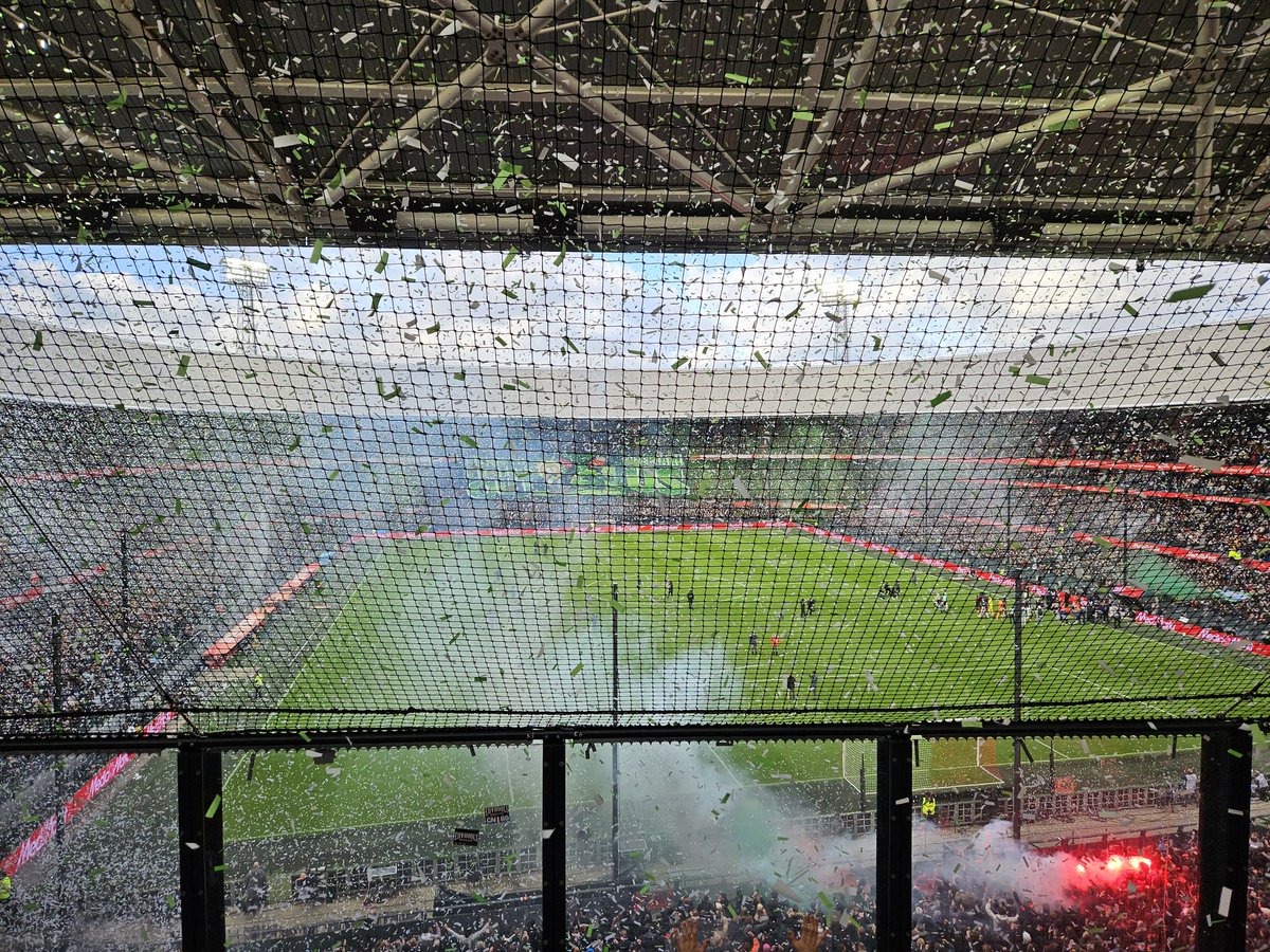 Na de gemiste wedstrijd van dinsdag zijn we er vandaag weer bij. Let's go #awaydays