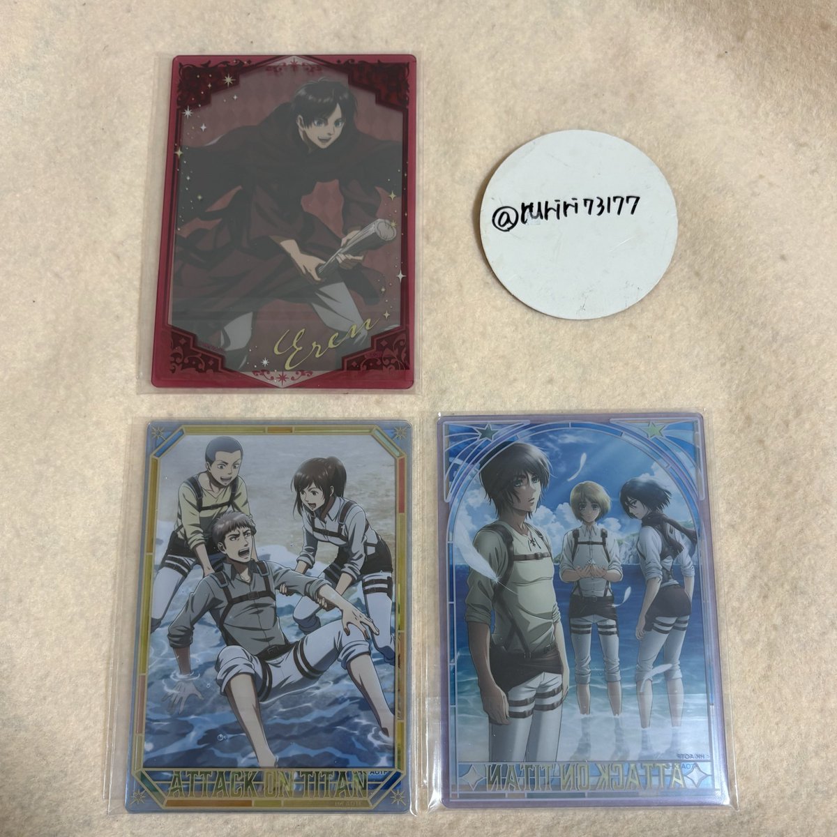 【譲渡】進撃の巨人　ケース付きブロマイド　コレクション

譲）エレン、エレン&amp;アルミン&amp;ミカサ、ジャン&amp;サシャ&amp;コニー

求）定価

交換の場合はリヴァイ

都内手渡し又は郵送にて