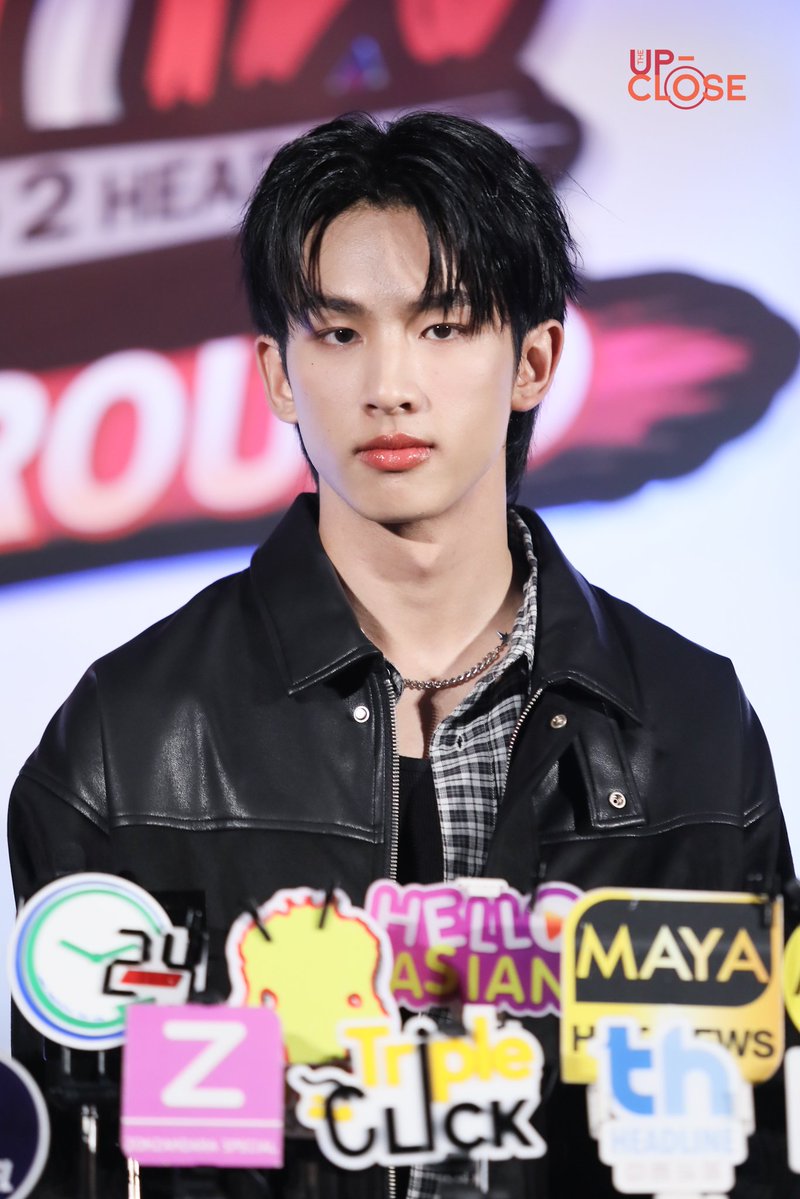 Theupclose's tweet image. "เซิร์ฟ พชร" ช่วงสัมภาษณ์ก่อนดูตอนแรกซีรีส์ "ไหนใครว่าพวกมันไม่ถูกกัน Head 2 Head" 
HEAD 2 HEAD SERIES EP1
#H2HseriesEP1 
#SurfJava
#swensurf