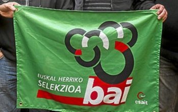 Busco alguna de estas dos banderas. Se agradece difusión. Cualquier cosa escribirme por privado.