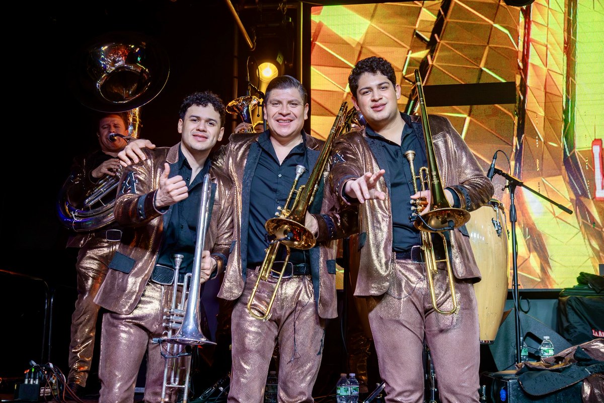 Arrolladora's tweet photo. 🔥 ¡Bronx, NY, qué locura de noche!
Cantar, bailar y disfrutar con ustedes en el Patron New York fue una noche simplemente Arrolladora.
Gracias por esa energía que no bajó ni un segundo. ¡Nos vemos pronto! ❤️ https://t.co/gdXb0D4XW2