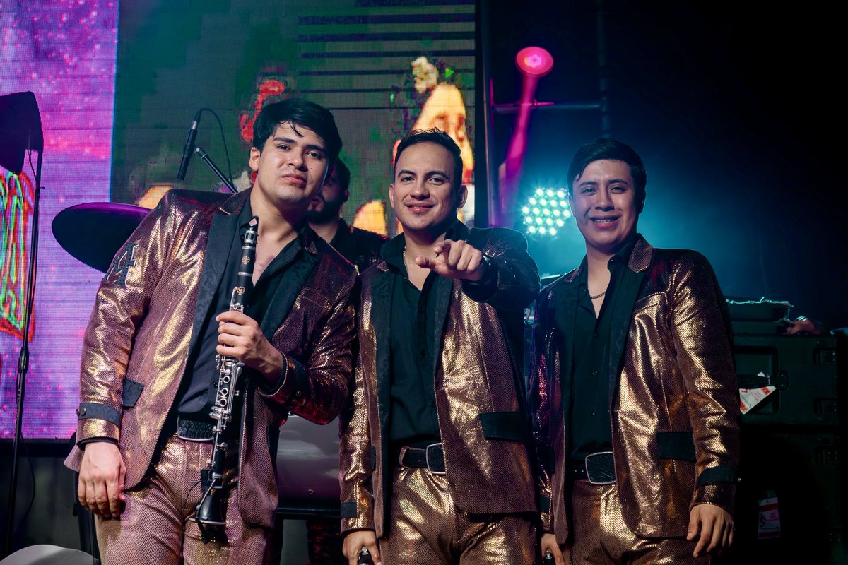 Arrolladora's tweet photo. 🔥 ¡Bronx, NY, qué locura de noche!
Cantar, bailar y disfrutar con ustedes en el Patron New York fue una noche simplemente Arrolladora.
Gracias por esa energía que no bajó ni un segundo. ¡Nos vemos pronto! ❤️ https://t.co/gdXb0D4XW2