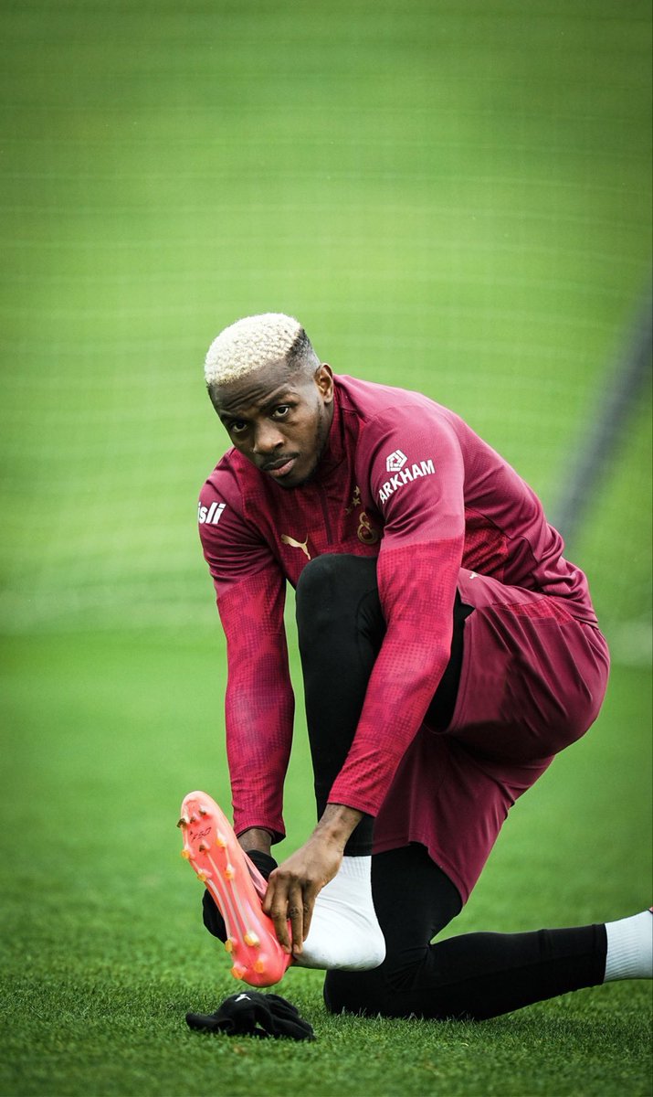 VIC_OS9's tweet image. The best striker in the world will be playing today