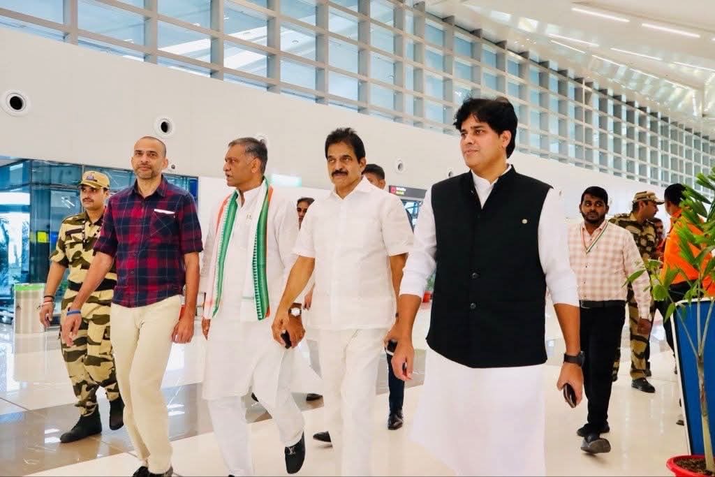 TN_PYC's tweet photo. காங்கிரஸ் தயாராக உள்ளது, பீகார் மக்களின் ஆதரவுடன் இந்தியா கூட்டணி வெற்றியைப் பெறுகிறது! 🔥

#BiharCongress #INDIAAlliance #BJPFreeBihar #FightForBihar https://t.co/aqgVX06VB4