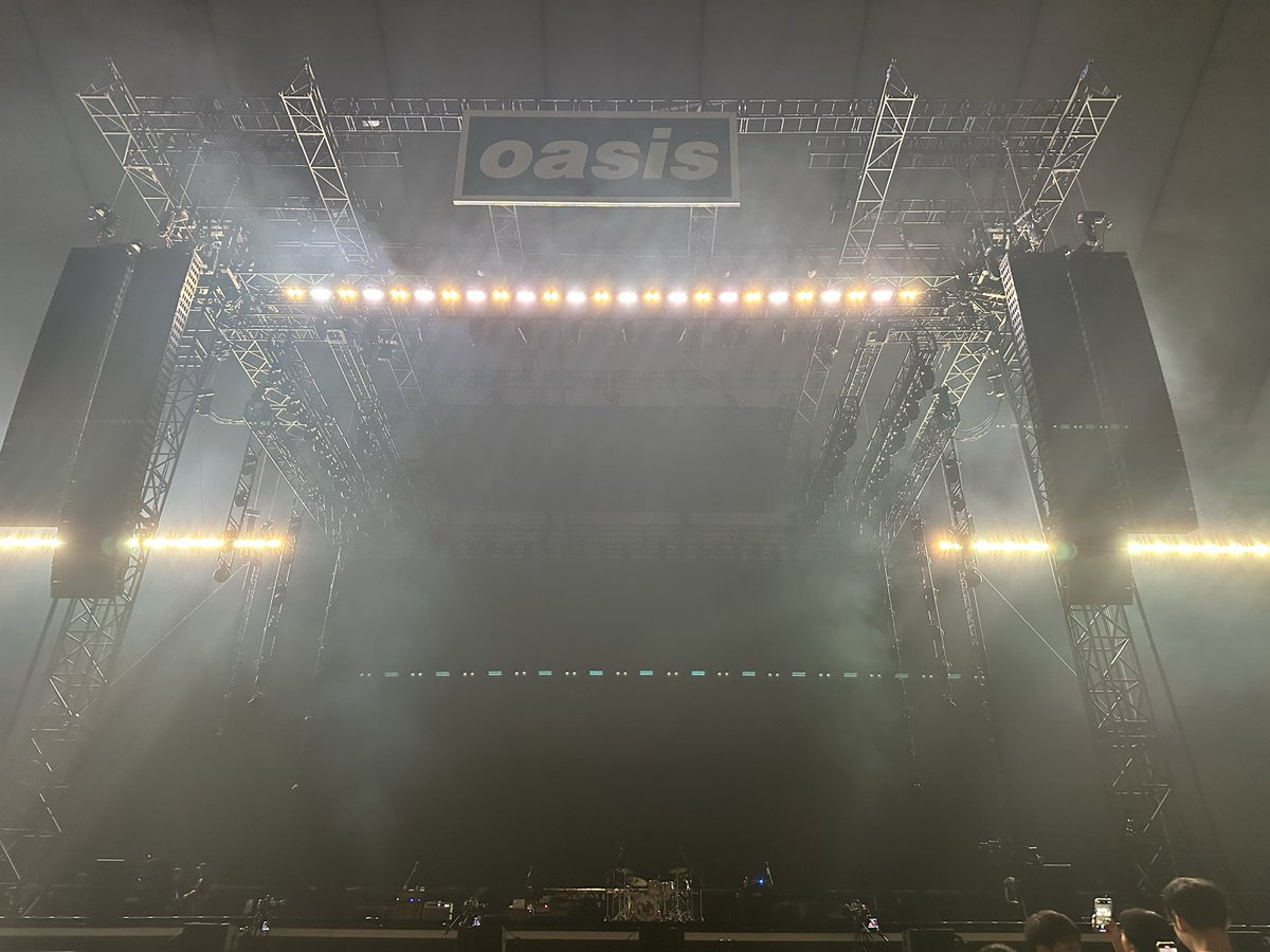 DENTISTK5's tweet photo. サンキューノエル
サンキューリアム
宝石のようなライブでした
#oasislive25 https://t.co/pqYGxNdUG6