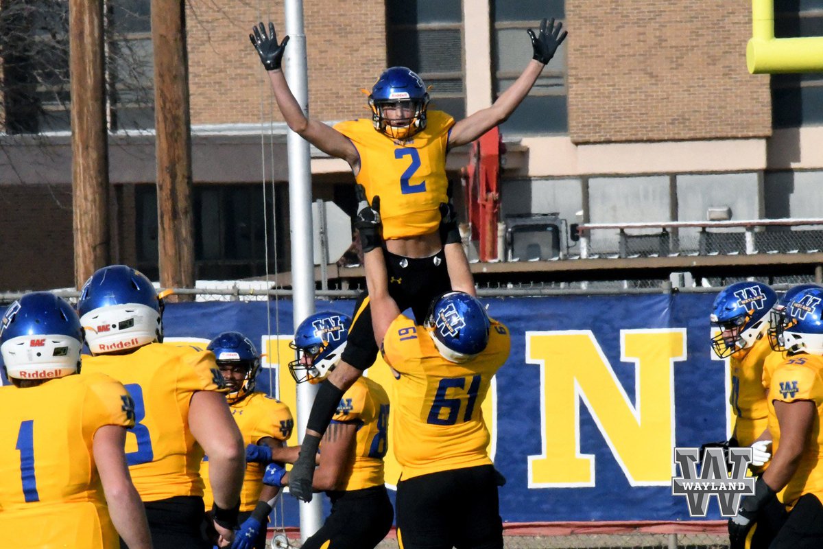 CMatthews2020's tweet photo. #AGTG after a great talk with @CoachWalser from @WBUFootball I’m blessed to receive an offer to continue my football career at wayland baptist university https://t.co/8ogA5FgIRJ